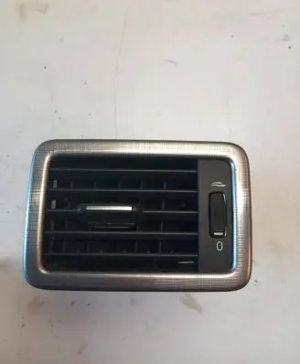 Volvo V70 Dash center air vent grill 30755184 30755178