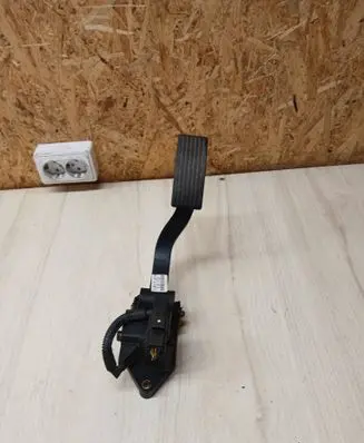 Hyundai Getz Accelerator throttle pedal 327261C800
