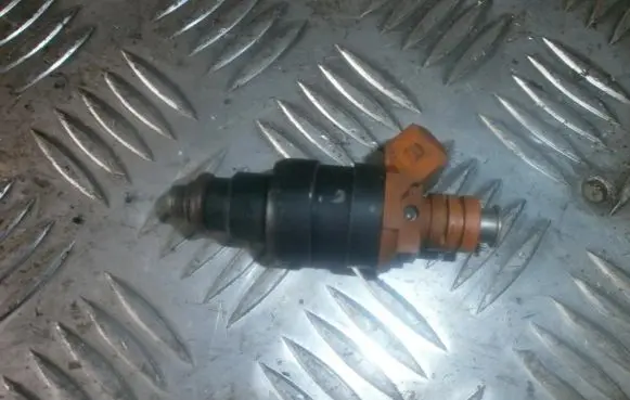 Fuel injector
