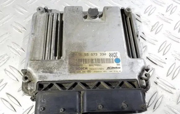 Opel Insignia A Engine control unit/module 55573330 0281015149 1039S33101