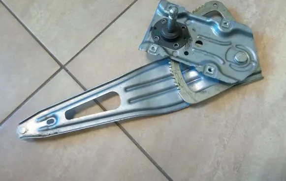 Toyota Yaris Sliding door electric window regulator NE48880