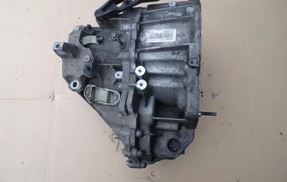 Renault Megane III Manual 5 speed gearbox 8200907117