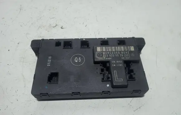 Mercedes-Benz C AMG W203 Door control unit/module 2038205526 351321