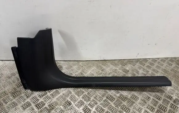 Infiniti QX30 Front sill trim cover A2466805602 A2466800206