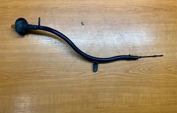 Volkswagen PASSAT B6 Oil level dip stick 03G115