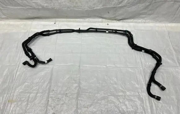 Land Rover Discovery 5 Engine coolant pipe/hose M8D2-8D282-AA