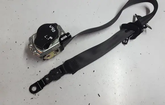 Volvo V40 Front seatbelt 
