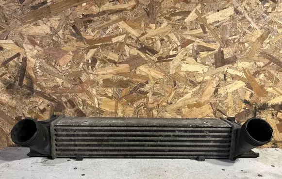 BMW 1 E81 E87 Intercooler air channel guide 3093796