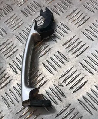 Volkswagen PASSAT B5.5 Front door exterior handle 3B0837207