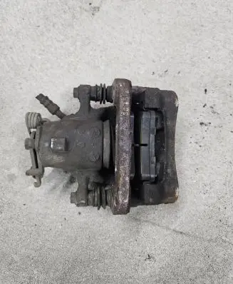 Opel Insignia A Rear brake caliper