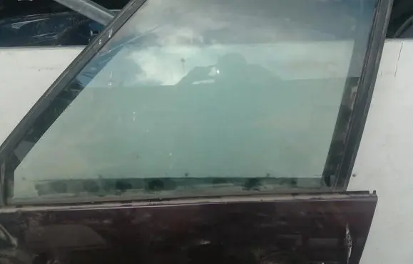 Citroen C4 Grand Picasso Front door window glass four-door