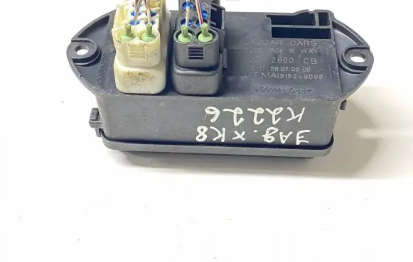 Jaguar XK8 - XKR Fuse module 518249008 LJD2800CB