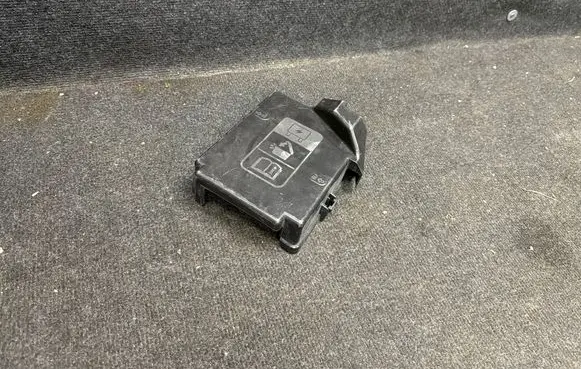 Chevrolet Camaro Fuse box cover 7171452530