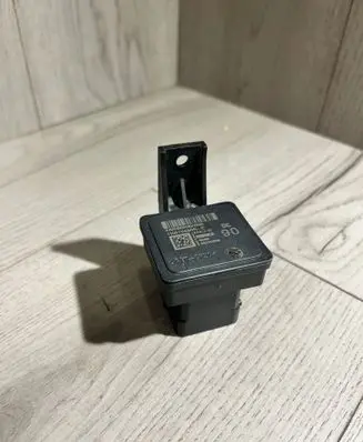 Renault Master III Glow plug pre-heat relay 110675590R