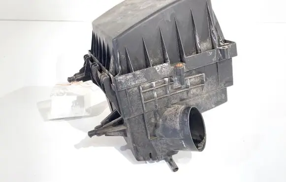 Opel Corsa E Air filter box 39032999