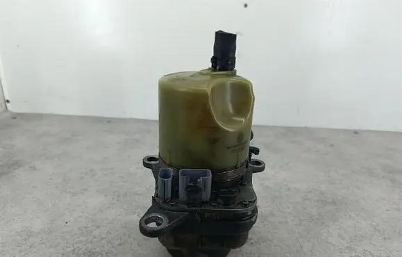 Volvo V50 Power steering pump 