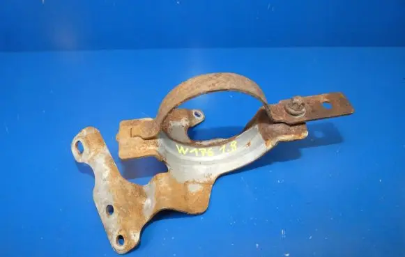 Mercedes-Benz A W176 Other engine bay part A2465040040