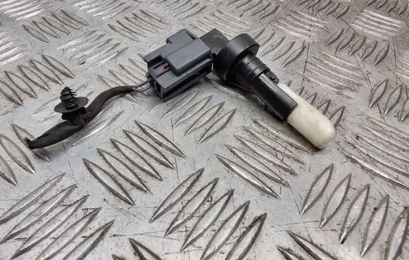 Ford Focus Windshield washer fluid level sensor 