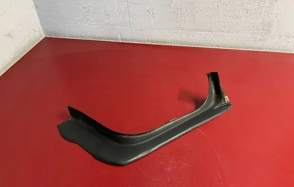 Rear/tail light trim molding