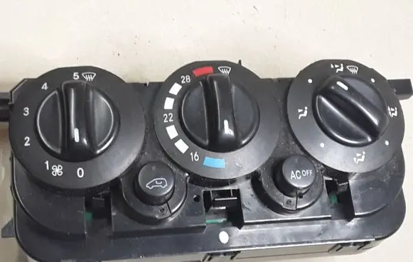 Mercedes-Benz A W168 Climate control unit 1688302285
