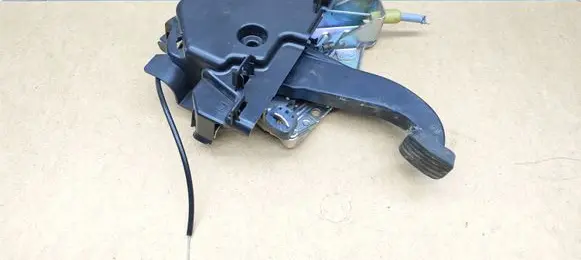 Mercedes-Benz C W204 Handbrake/parking brake lever assembly A2044200984