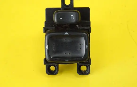 Mazda MX-3 Wing mirror switch 183608