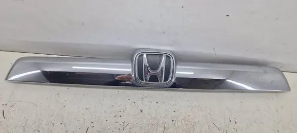Honda CR-V Tailgate trim 74890