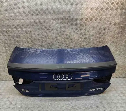 Audi A5 Tailgate/trunk/boot lid 8W6827025E