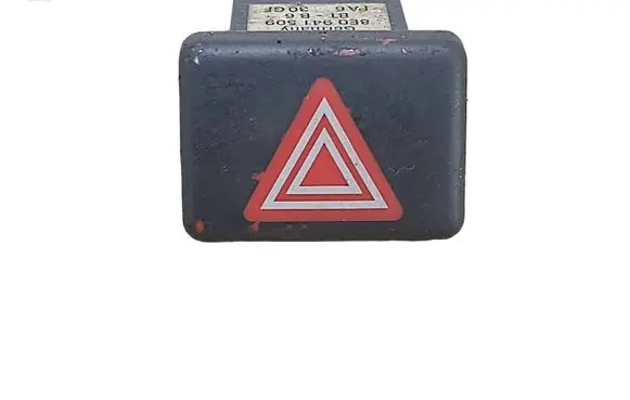 Volkswagen Golf V Hazard light switch 8E0941509