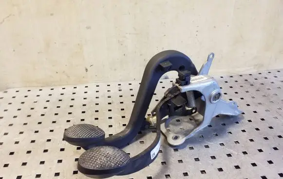 Mini Cooper Countryman R60 Pedal assembly 6790637 C4000206SE