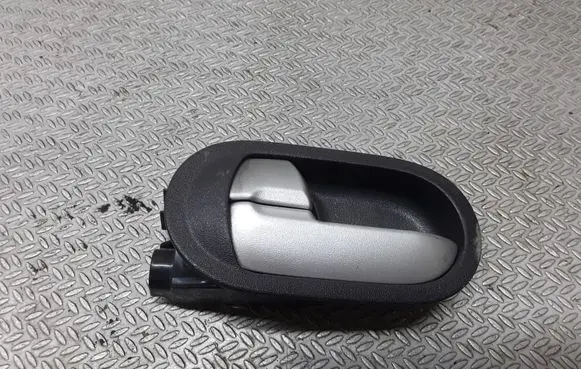 Mitsubishi Colt Front door interior handle