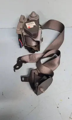 Mercedes-Benz CLS C219 Front seatbelt 602208200 008R000