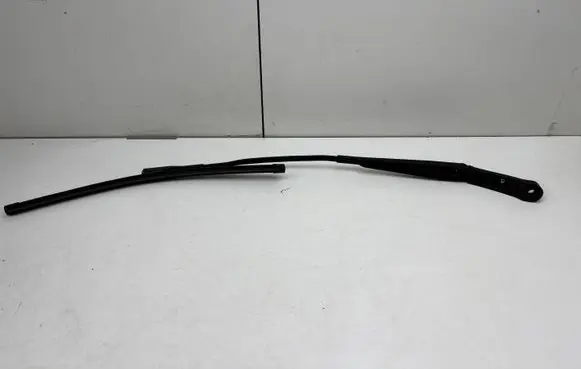 Front wiper blade arm
