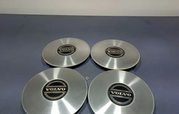 Volvo 740 R17 wheel hub/cap/trim 
