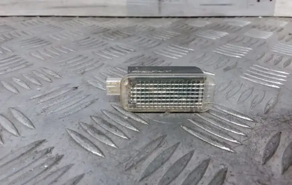 Audi Q3 8U Rear door interior light 8J0947409
