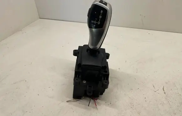 BMW 5 F10 F11 Gear shifter/selector 9218101