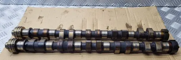 Volvo V70 Camshaft 8658597 8658598