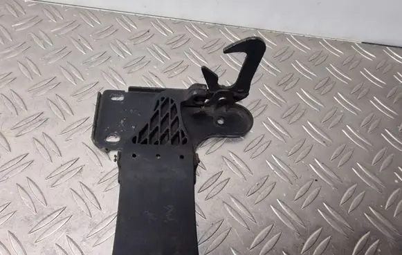 Audi A8 S8 D3 4E Engine bonnet/hood lock/latch loop/hook 4E0823485B