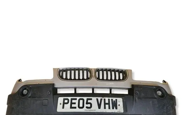 BMW X3 E83 Front bumper 3400897