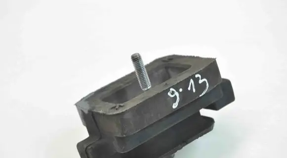 BMW 5 GT F07 Gearbox mount 6770289