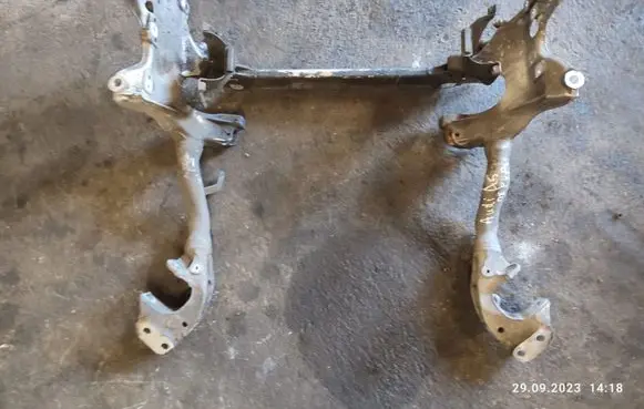 Audi A5 8T 8F Front subframe AUB852416