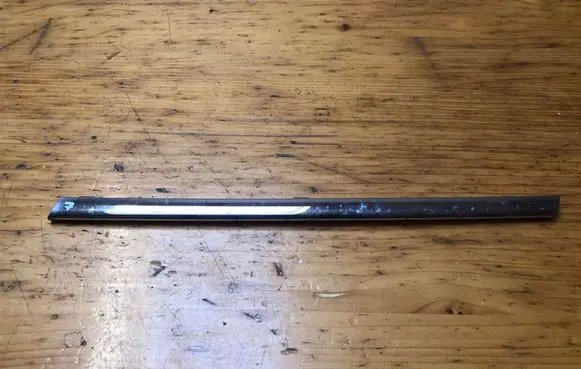 Mercedes-Benz CLS C219 Front bumper upper radiator grill 043299001