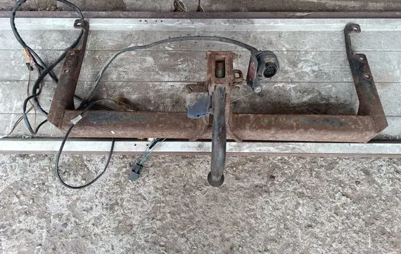 Toyota Avensis T250 Detachable towbar 