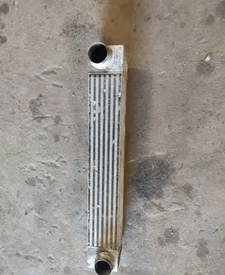 BMW 5 E39 Intercooler radiator 1751779582301