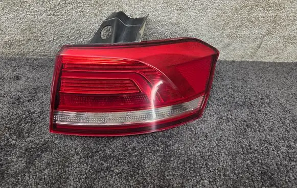 Volkswagen PASSAT B8 Rear/tail lights