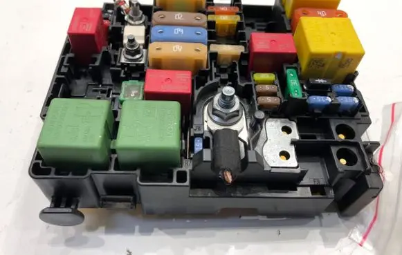 Peugeot 2008 I Other control units/modules 9804848480