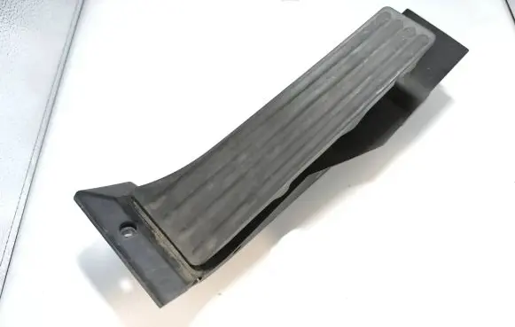 BMW 7 E65 E66 Accelerator throttle pedal 6772645 35426772645