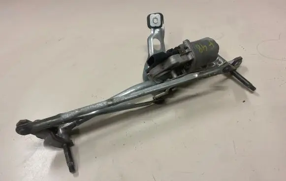 BMW X1 F48 F49 Front wiper linkage and motor 2018040513 0390243617