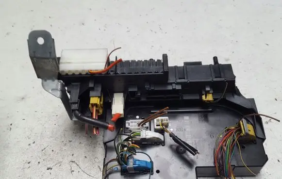 Mercedes-Benz C W204 SAM control unit 2049060805
