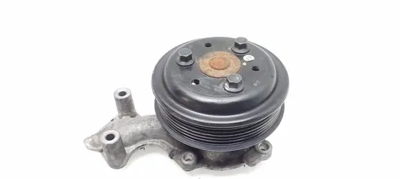 Ford Focus Water pump CM5G8501FA